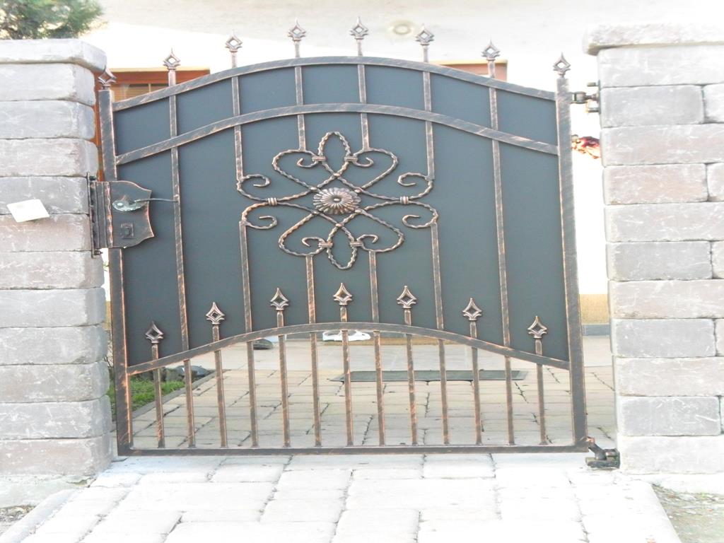Posuvné brány, posuvná brána